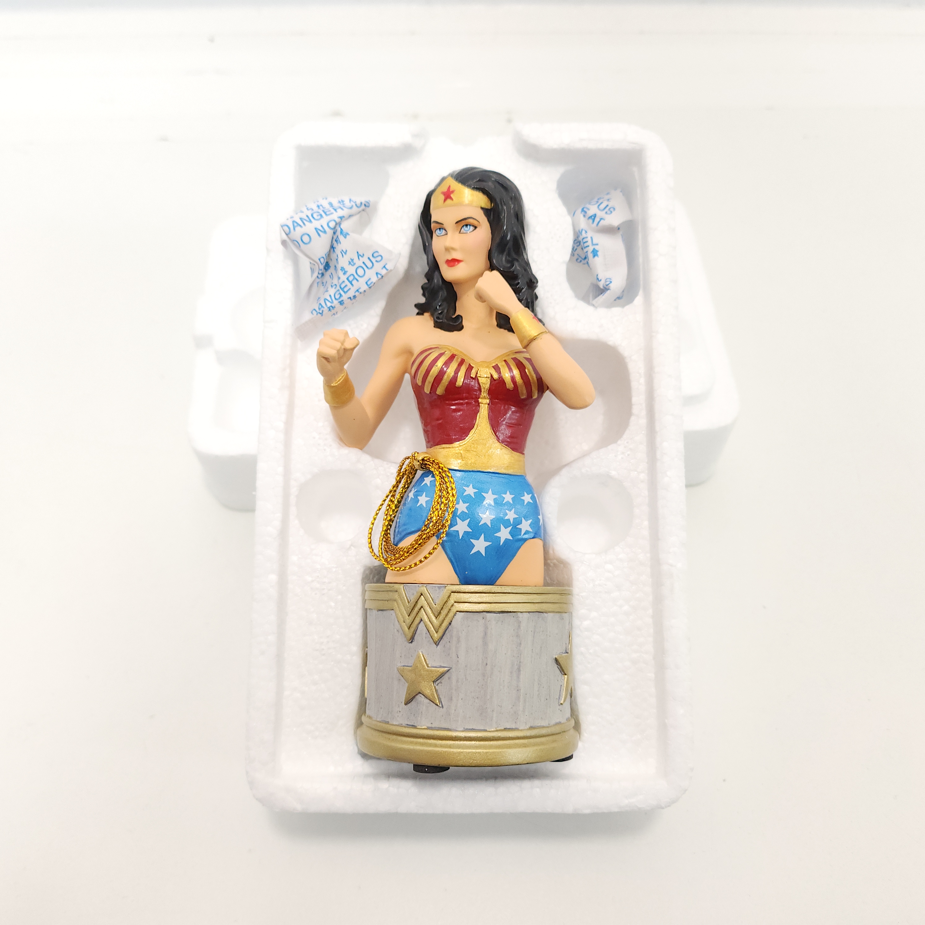 Figura Estatua Edicion Limitada 359/3000 Wonder Woman DC75 14cm