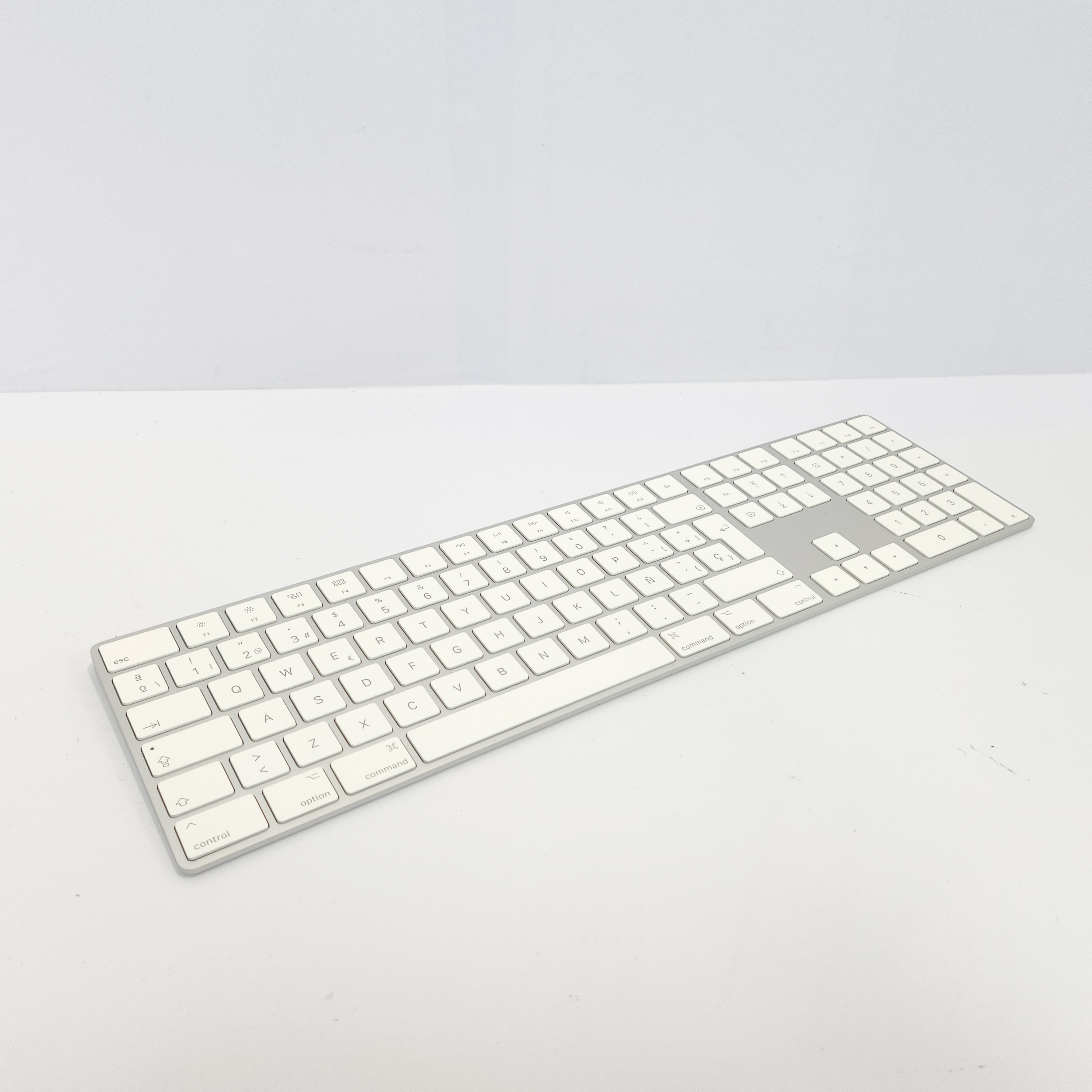 Teclado Apple Magic Keyboard MQ052Y/A