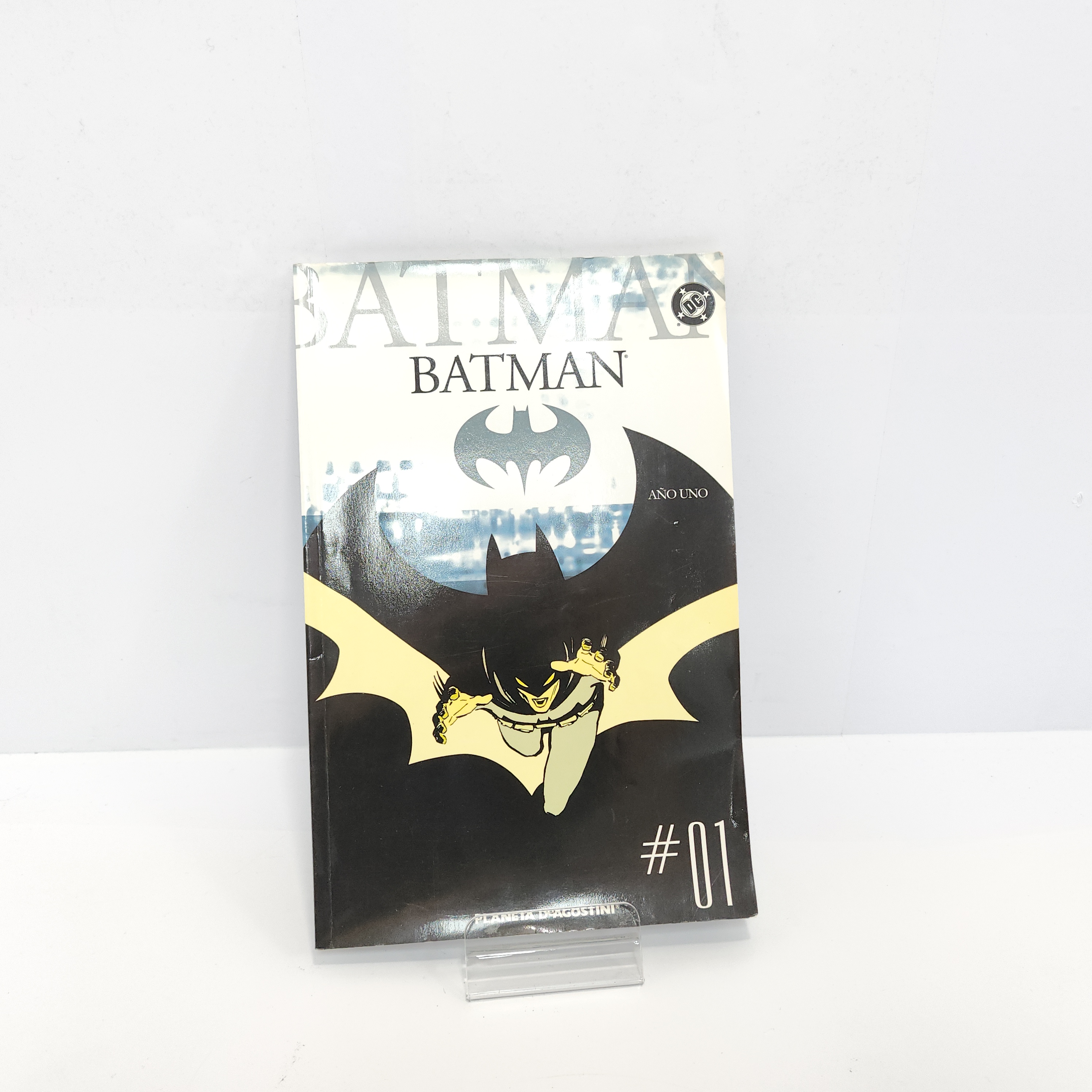 Comic Batman Año Uno DC Planeta 01