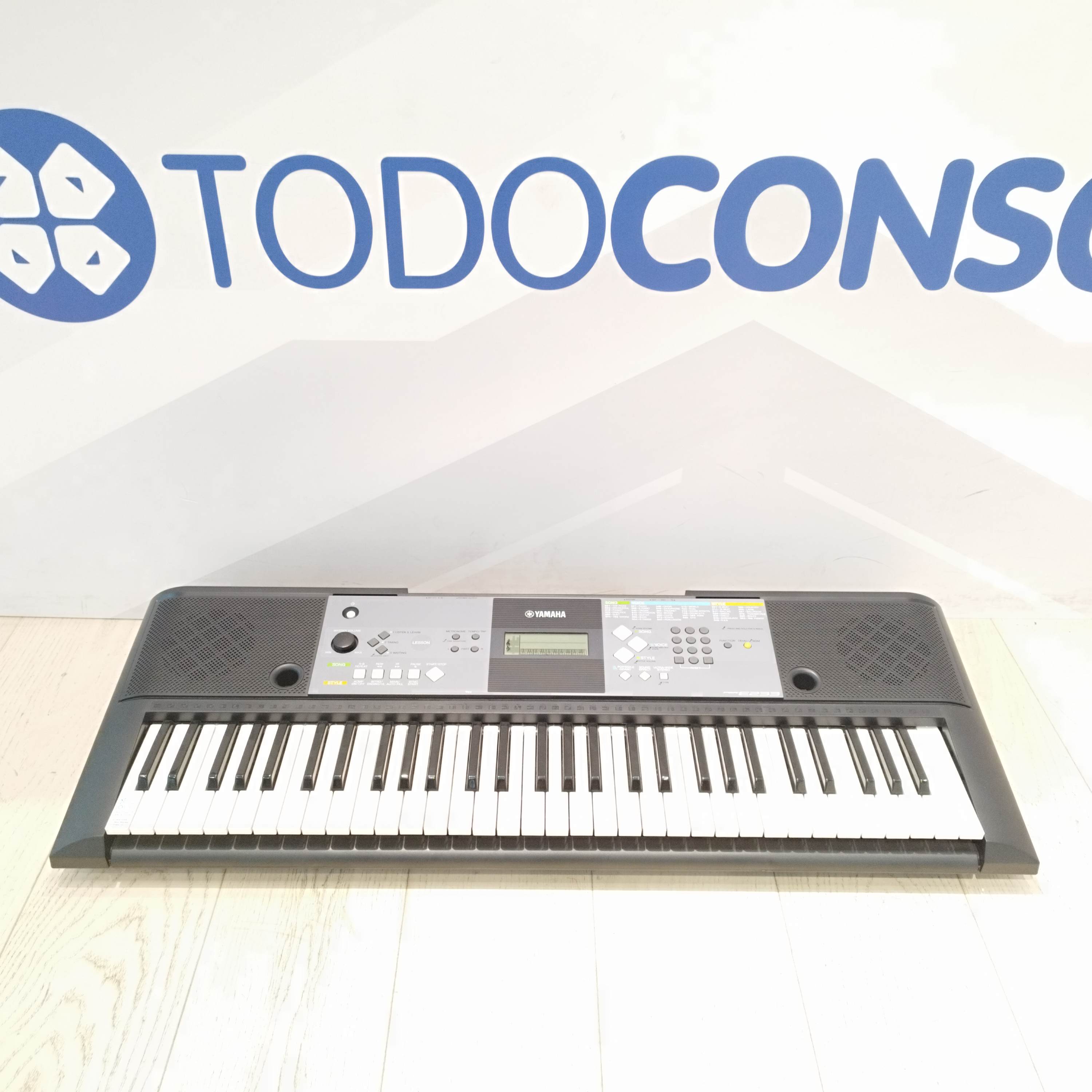 Teclado Yamaha PSR E233