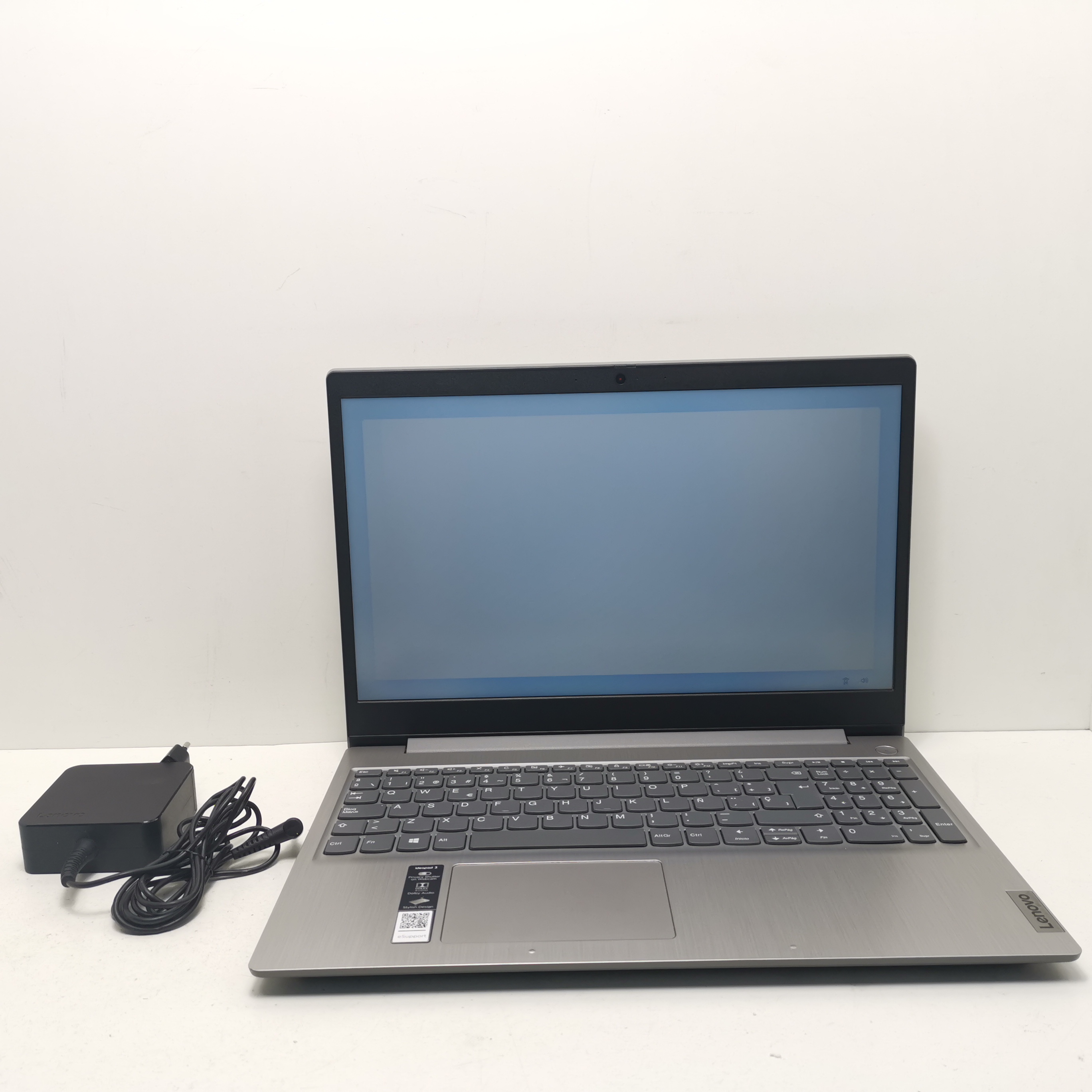 Portatil Lenovo Ideapad 3 15ADA05 3020e 8 RAM 256 SSD W10 15,6"