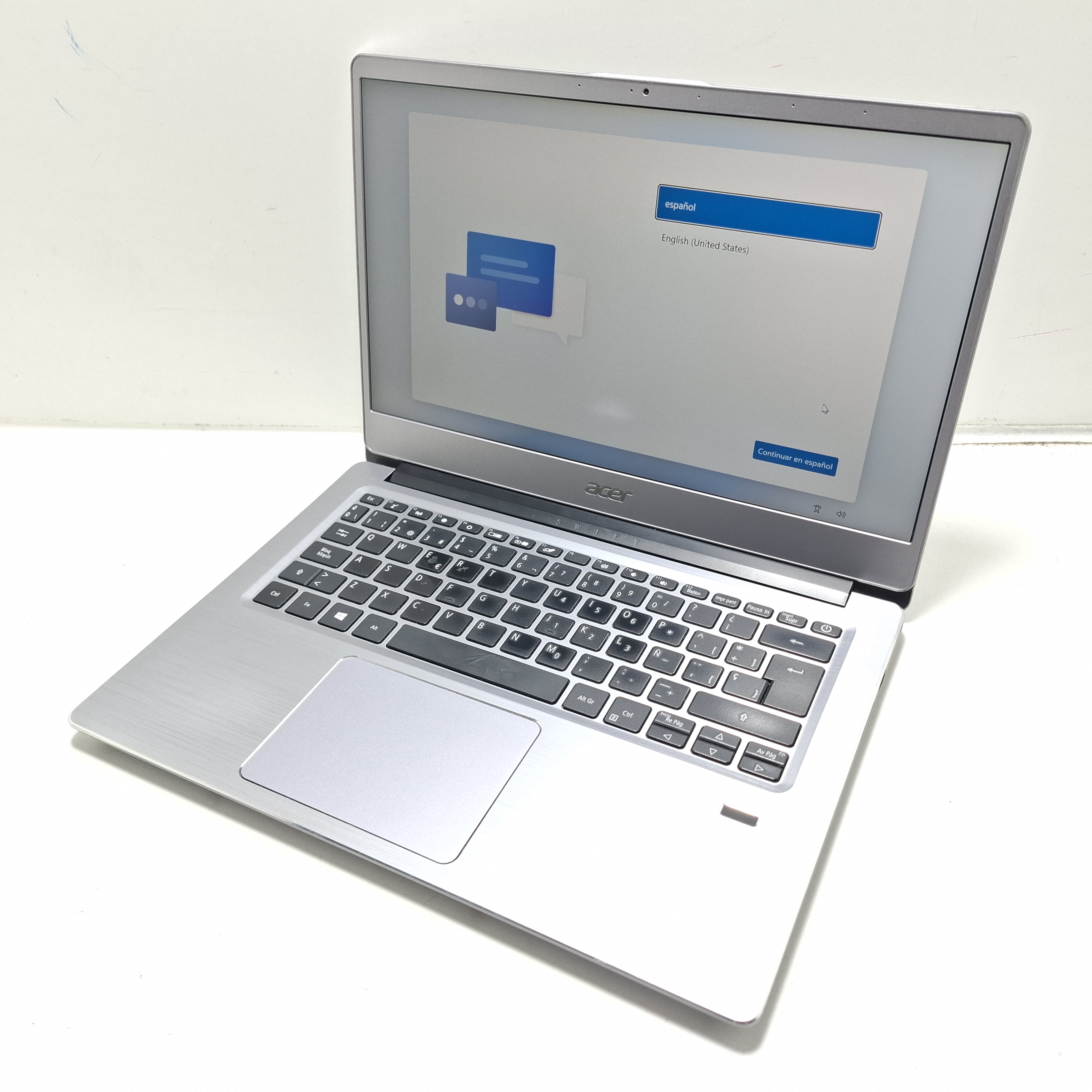 TARA Fuga de Luz: Portatil Acer Swift SF314-56 i5-8265U 8 RAM 256 SSD MX150 W11 14"