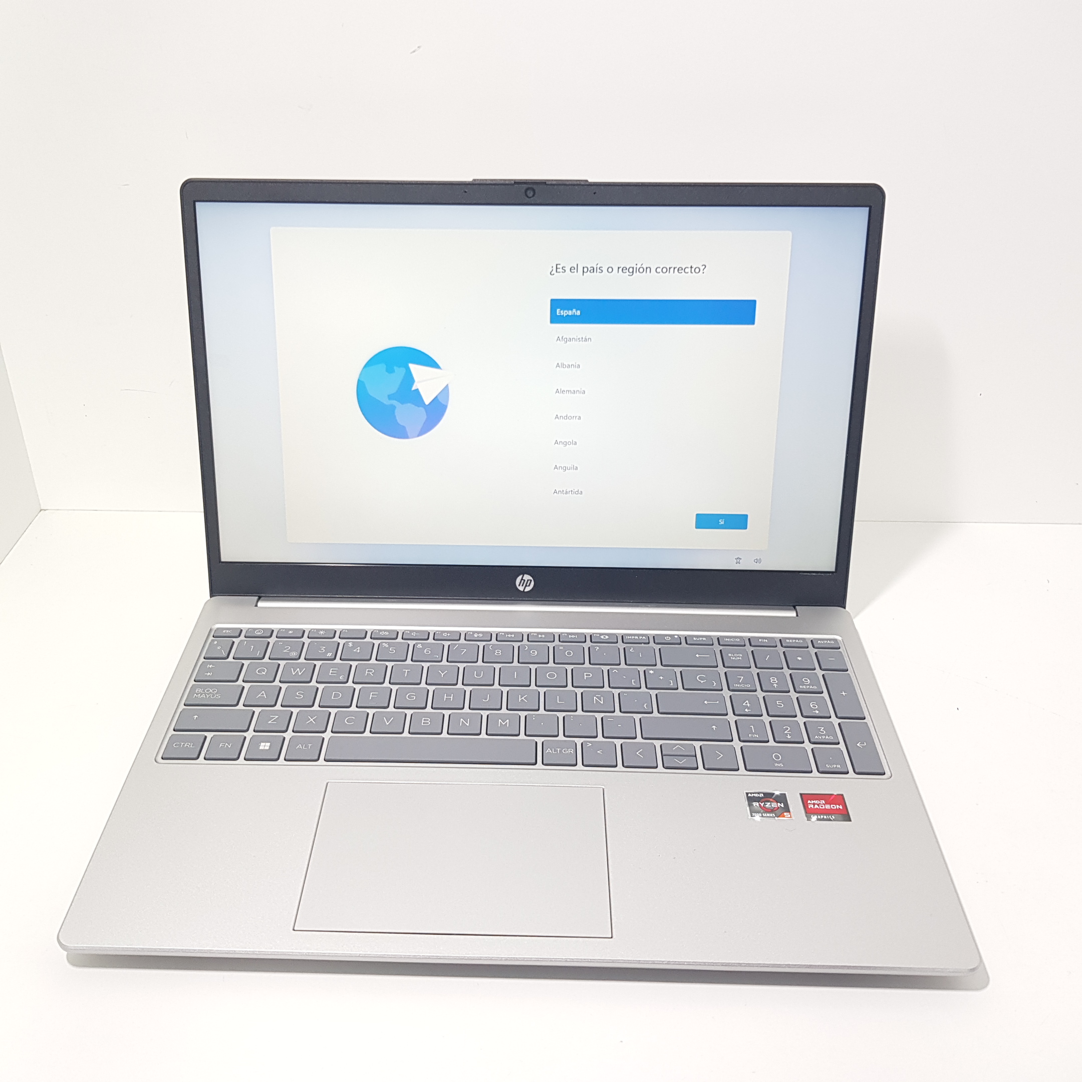 Portatil Asus Vivobook E1504F AMD Ryzen 5 7520U 16 RAM 512 SSD W11 15,6"
