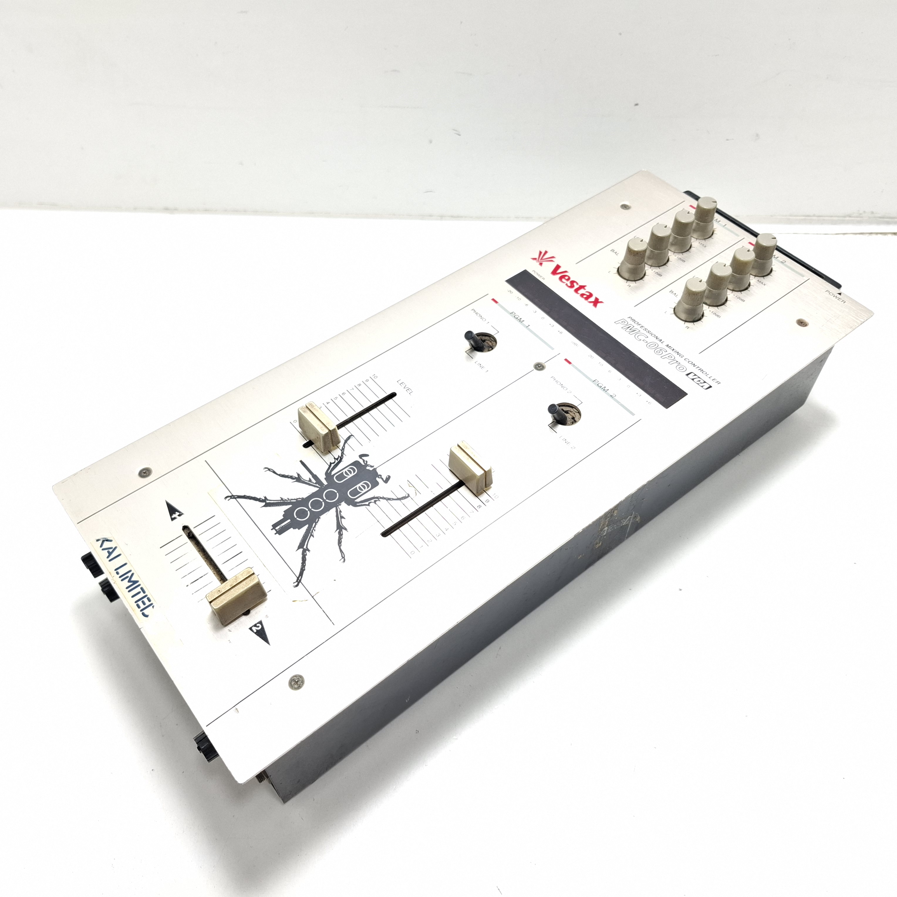 Mesa de Mezclas Vestax PMC-06 PRO