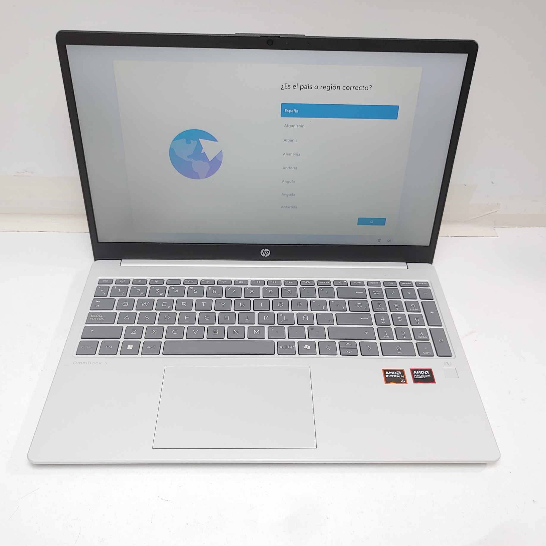 Portatil HP Omnibook 3 15-FN0003NS Ryzen AI 5 330 16 RAM 1TB SSD W11 15,6"